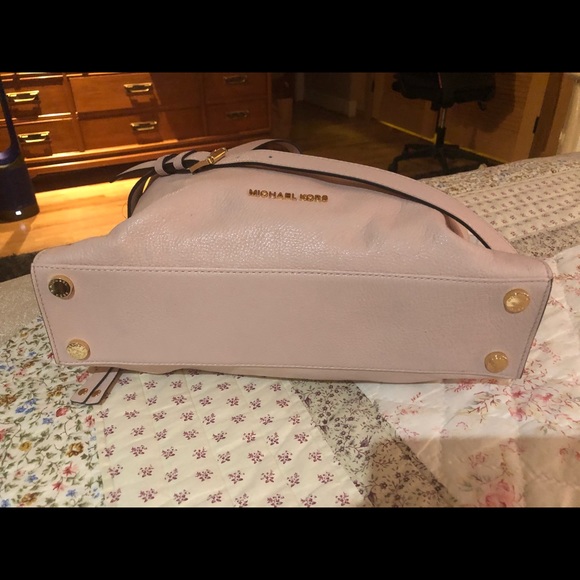 Brand new Michael Kors Purse - Picture 3 of 8